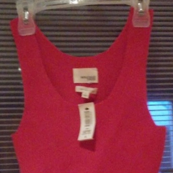 crop top - Picture 3 of 5